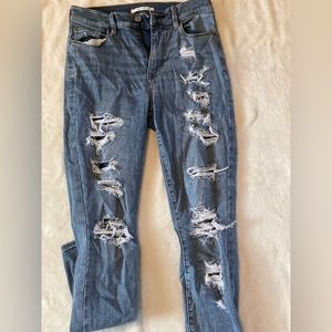 I wish I could wear these jeans but they no longer fit me. I had a baby.